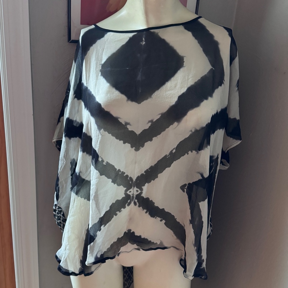 Rozae shrug - Picture 2 of 8